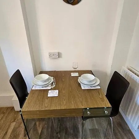Spacious Two Bedroom Apartment In Battersea, Free Parking Londres Exterior foto